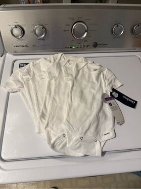 NWT White Gerber Onesie
Bundle 0-3mo